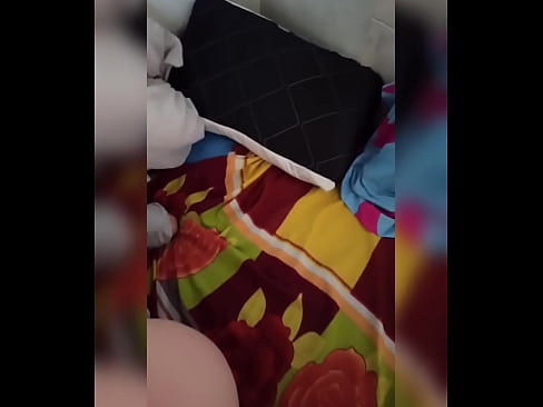 ❤️ מיין צימערמאן בלײַבט אליין אין שטוב ווייל איר מאן גייט אויף וואקאציע און איך נעם די געלעגנהייט איר צו פאקן און אנפילן איר טאָכעס מיט מילך ❤️ סעקס ווידעא ביי אונדז ️❤