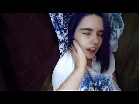 ❤️ געפונען מיין שוועסטער אין די שאַפע און געהאָלפֿן איר קומען ❤️ סעקס ווידעא ביי אונדז ️❤